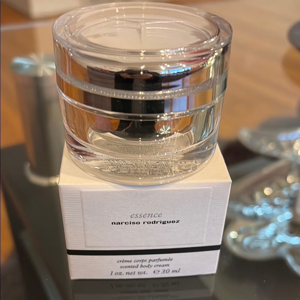 Narciso Rodriguez Essence Scented Body Cream